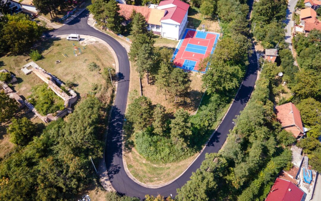 НОВЕ ЗАВЕСЕ У РАКОВЦУ